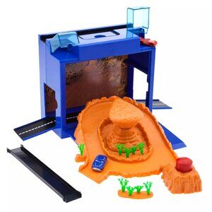 Disney Pixar McQueen Cars On-The-Go Willy's Butte Playset NEW